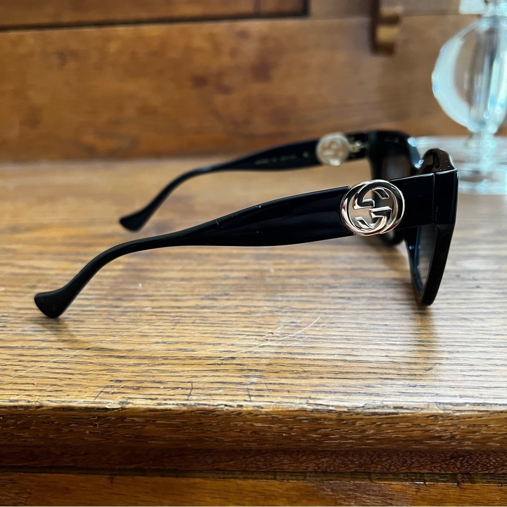 Authentic Black Gucci Sunglasses - Picture 2 of 13
